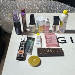 TRULY Gold Compact with Pink Accents